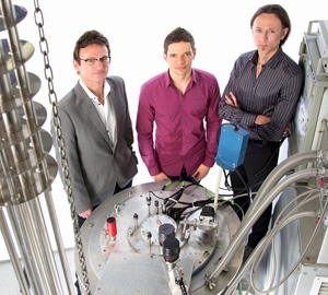 Project leaders Andrew Dzurak (left) and Andrea Morello (right), with PhD student and lead author Jarryd Pla (centre).