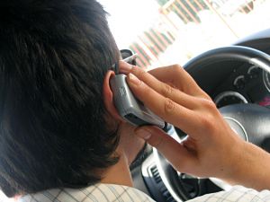 Drivers around the world - including Australia - have largely ignored laws banning or restricting mobile phone use.