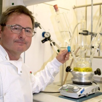 Dr Robert Reid searches for the "holy grail in chemistry". - Image courtesy of The University of Queensland.