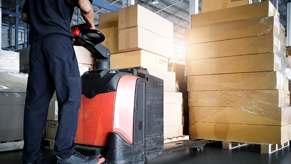 Manual vs. Electric Pallet Jacks: Which is Right for Your Business?