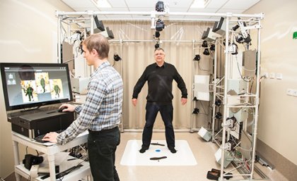 Glen Wimberley and Professor H. Peter Soyer using the VECTRA Whole Body 360.