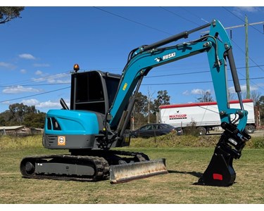 Huski - Used Mini Excavator | 2021 Huski M-55U