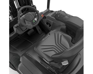 Cat - 4-Wheel Electric Forklift | 4-5.5 Tonne