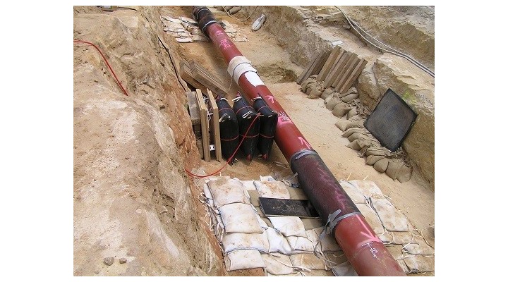 Pronal lifting cushions, shown inflated and deflated here, complement Pronal pipeline stoppers as easily transportable solutions to pipeline maintenance issues 