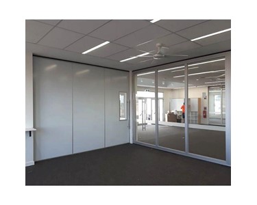 Hufcor - Glass Partition & Wall I Acoustic Slider Glasswall 5800