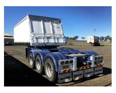 Used 2011 Fixed A-B/Double Lead Bulk Tipper | Moore