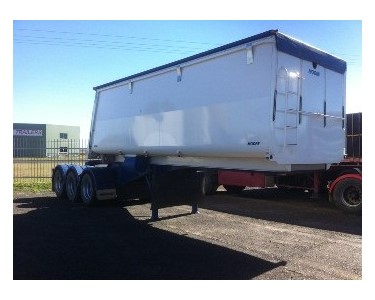 Used 2011 Fixed A-B/Double Lead Bulk Tipper | Moore