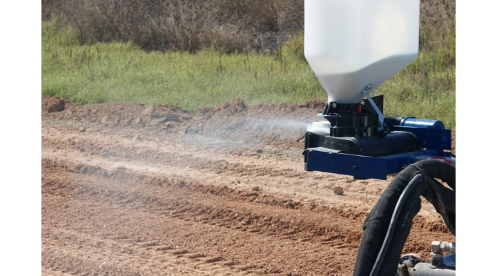 With our customised dry spreader, application is easy.