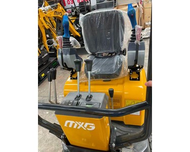 MXG - Mini Excavator | Diesel Engine | Yanmar 3TNV70- 3-Cylinder | XE15U