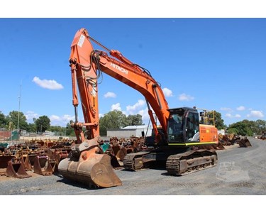 Hitachi - Used Excavator | 2016 Hitachi ZX360LC-5B