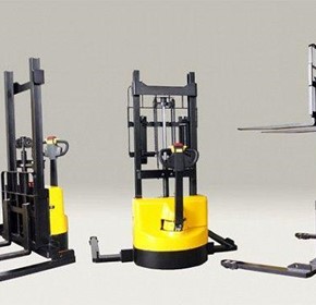 Electric Walkie Straddle Stacker 5,000 kg | PT50 