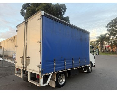 Isuzu - Used Curtainsider Truck | Npr 6 Pallet Curtainsider