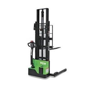 Electric Walkie straddle Stacker 1.0 Tonne | ESD101