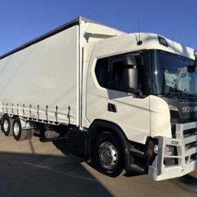 Used Curtainsider Truck | P320 Curtainsider
