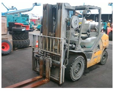 Komatsu - Container Entry LPG Forklift | FG45T-10, 4.1Ton