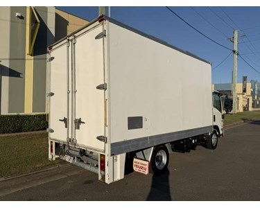 Isuzu - Used Pantech Truck | Nnr Car Licence Pantech