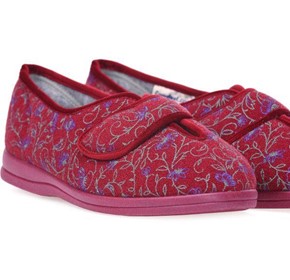 Diane. Easy to fit adjustable slip-on slipper for very swollen feet