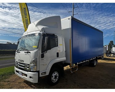 Isuzu - Used Curtainsider Truck | F Series FRR110-260 Freightpack
