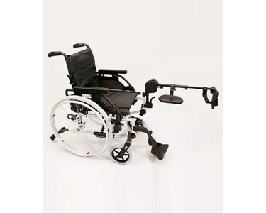 Breezy - Sunrise Medical Breezy BasiX 2 Folding Wheelchair