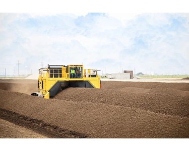 Vermeer - BioEnergy Compost Turner | CT718 
