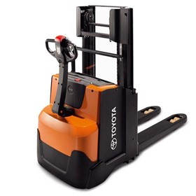 Staxio Swe200d Powered Walkie Stacker Forklift