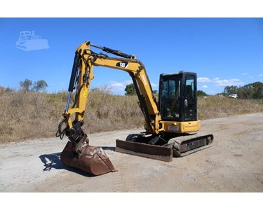 Caterpillar - Used Mini Excavator | 2015 Caterpillar 305.5E2CR