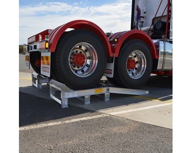 Sureweld - Sureweld Truck Wheel Riser Ramps For Front Wheels