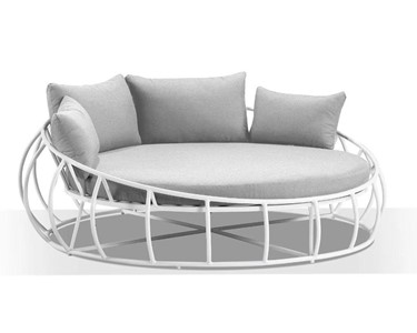 Royalle - Round Daybed | Purist 