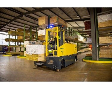 Combilift Reach Truck 2500kg – 4500kg | MR4 