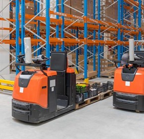 Electric Tugs in Warehousing and Logistics