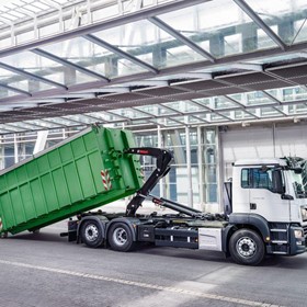 Hooklift Truck | Ultima 18Z