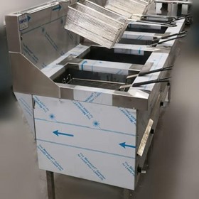 4 Pan Straight Back Fryers with Hanging Rail & 22 Pan