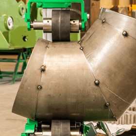 U-Range Pipe Rotators: The Ideal System for Production and Welding Training