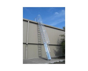 AM-BOSS - Caged Access Ladders