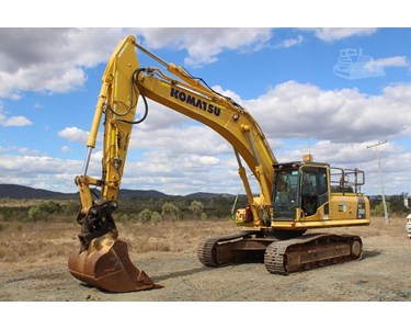 Komatsu - Used Excavator | 2017 Komatsu PC300LC-8M0