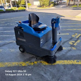 (Used) Industrial Ride-on Sweeper | PB106E