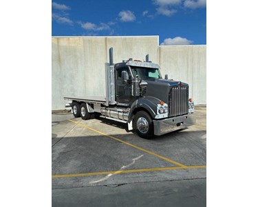 Kenworth - T610SAR Tray Truck