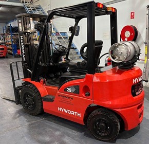 2.5T Gas Forklift 4.5m lift Container Mast