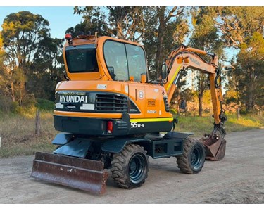 Hyundai - Used Excavator | 2017 Hyundai R55W-9