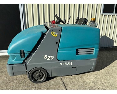 Tennant - Electric Ride On Sweeper | S20 