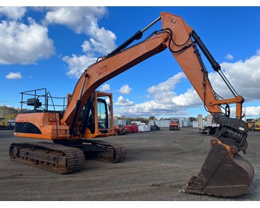 Caterpillar - Used Excavator | 2012 Caterpillar 320DL