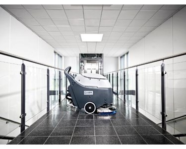 Medium Walk Behind Scrubber Dryer | SC450