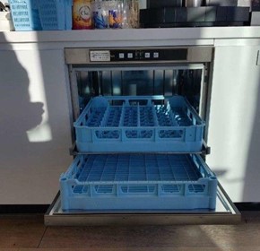 Why are Commercial Dishwashers Important for Restaurants? Why are Commercial Dishwashers Important for Restaurants?