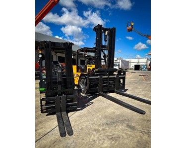 UN Forklift - 2.5T Lithium Forklifts | FB25-YNLZ2 4.0m Triplex