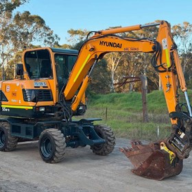 Used Excavator | 2017 Hyundai R55W-9