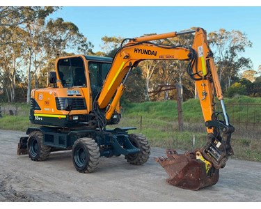 Hyundai - Used Excavator | 2017 Hyundai R55W-9