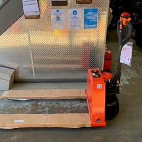Lithium Powered Electric Pallet Mover | LT20