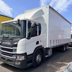 Used Curtainsider Truck | P440 Curtainsider 14 Pallet Truck
