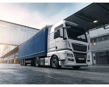 Curtainsider Truck | Hino Motors 