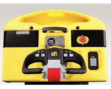 Hyster - Electric Tow Tractor | L05.0T